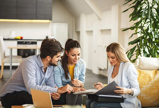 How Mobile Notaries Support Busy Professionals